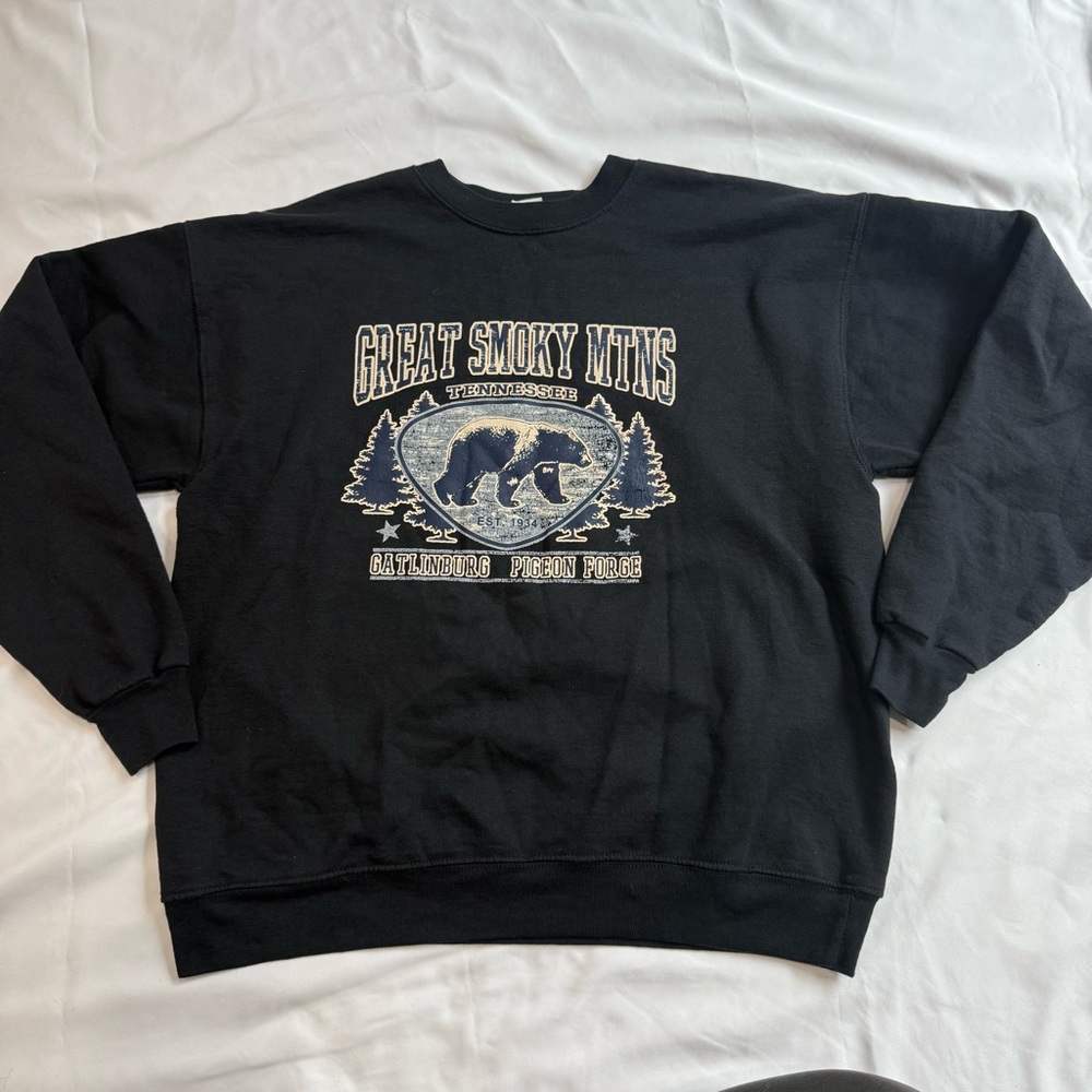 Hanes Black Crewneck Sweater